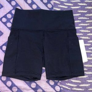 Women’s athleta biker shorts with pockets